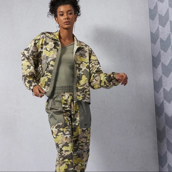 New🌿Nike Sportswear AOP Jacket - Picture 5 of 11